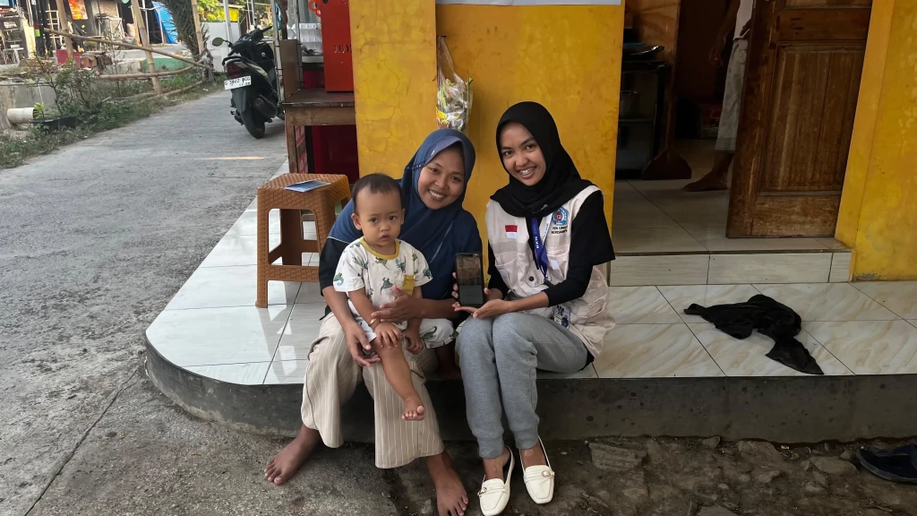 Foto Bersama Pemilik Warung Kedai Nana.JPG